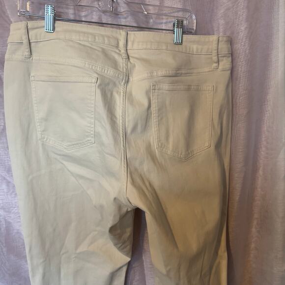 Simply Vera Wang Cream colored jeans 18s bootcut - Picture 5 of 6